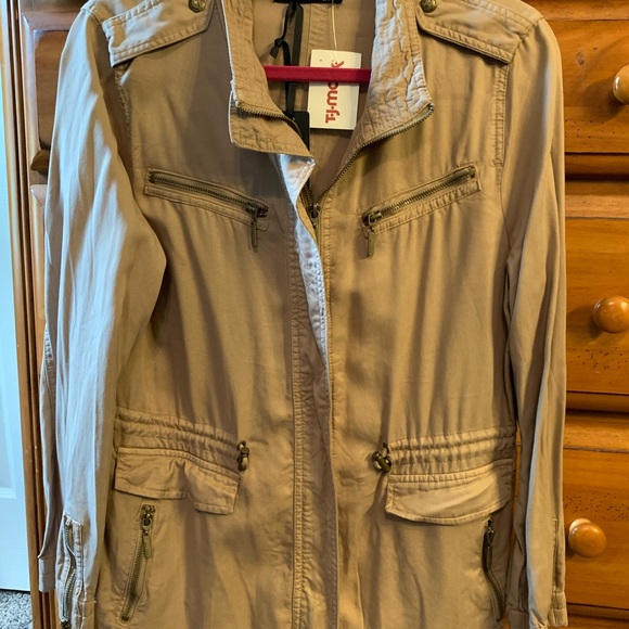 Jacket - Picture 3 of 5